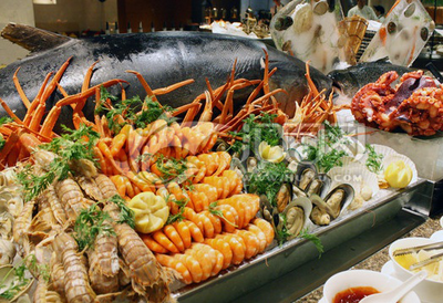 自助餐店老板透露:如果顧客愛吃海鮮產(chǎn)品,那我們就賺大了!