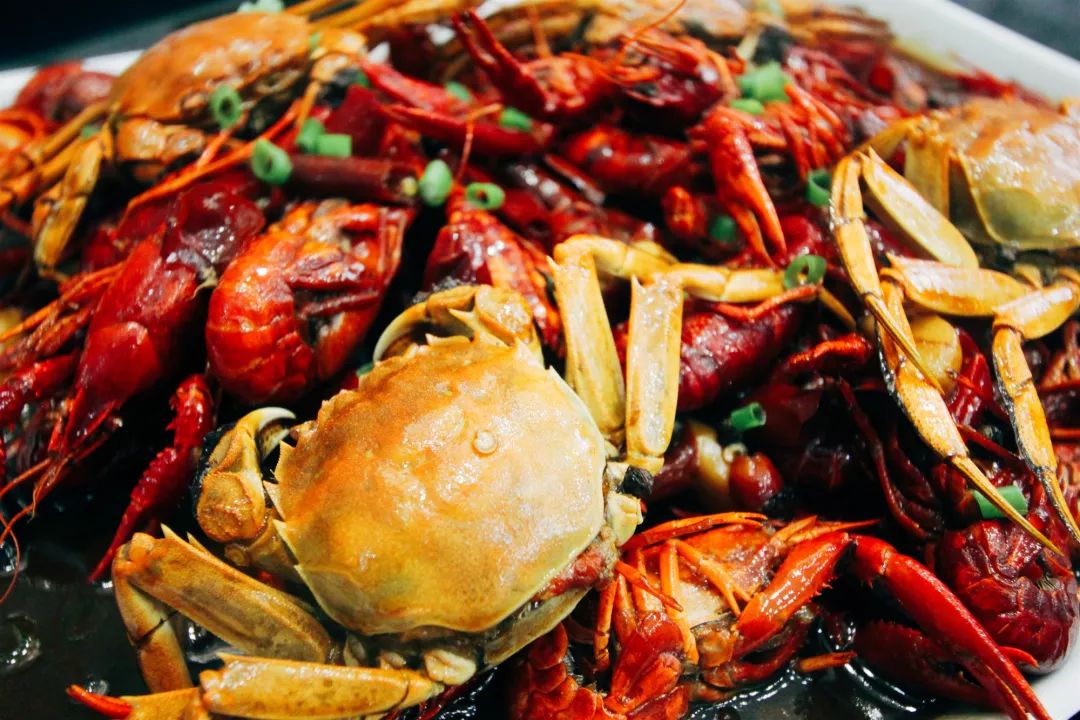 蝦兵蟹將火爆來襲！海鮮盛宴等你開啟